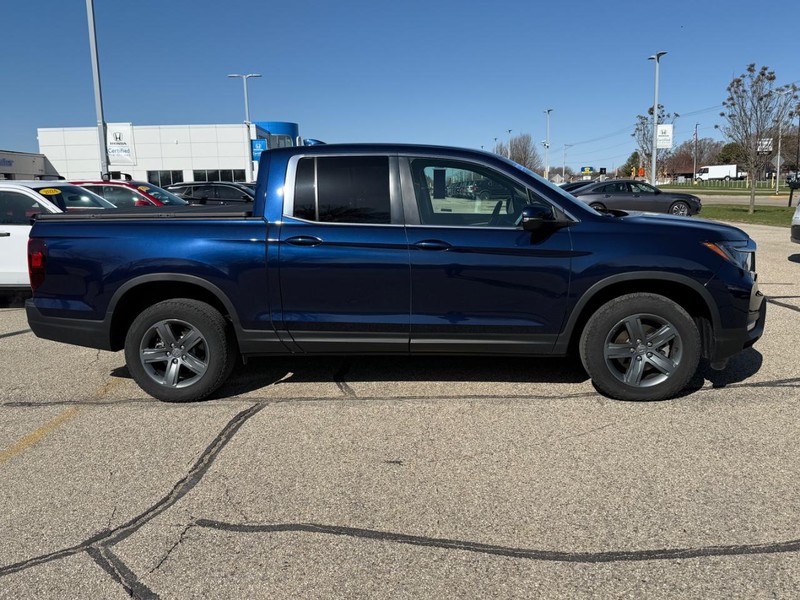 Honda Ridgeline Vehicle Image 2