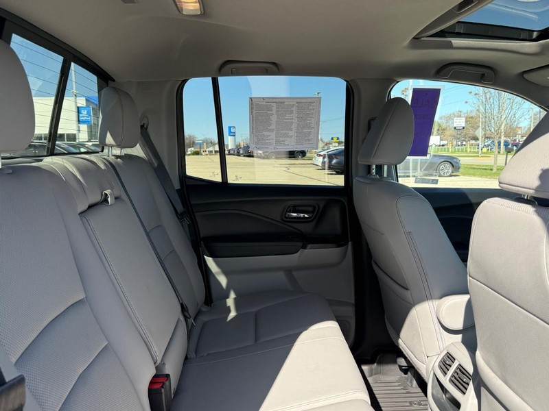 Honda Ridgeline Vehicle Image 9