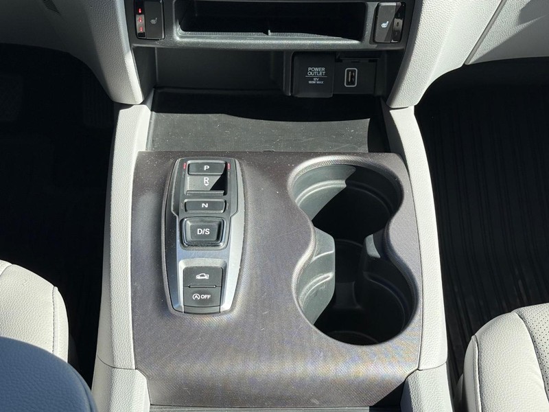 Honda Ridgeline Vehicle Image 12