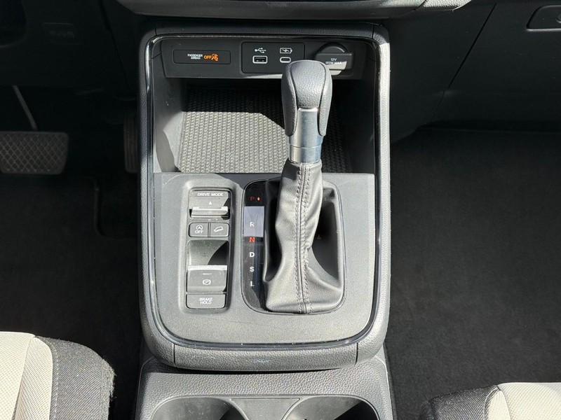 Honda CR-V Vehicle Image 12