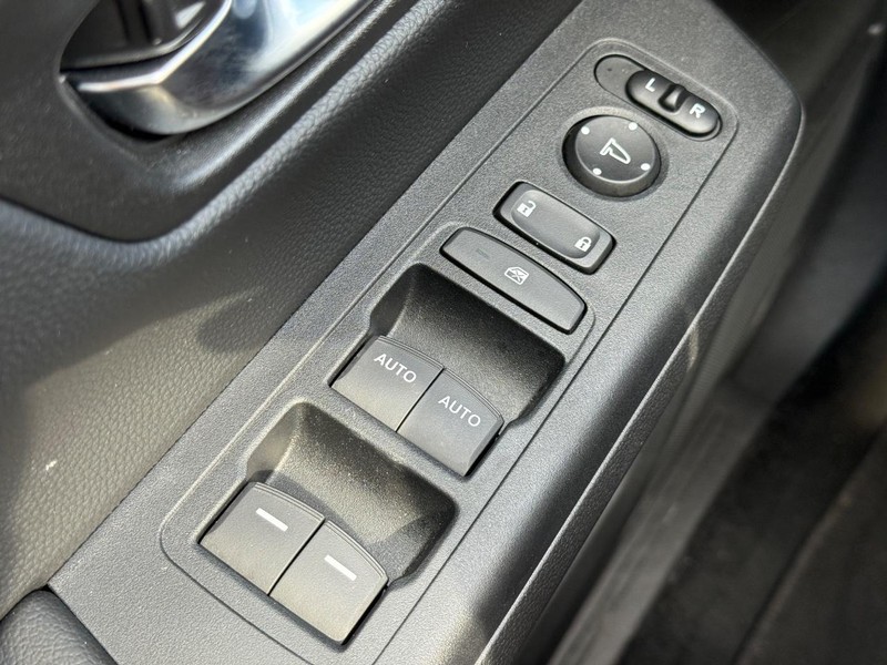 Honda CR-V Vehicle Image 20