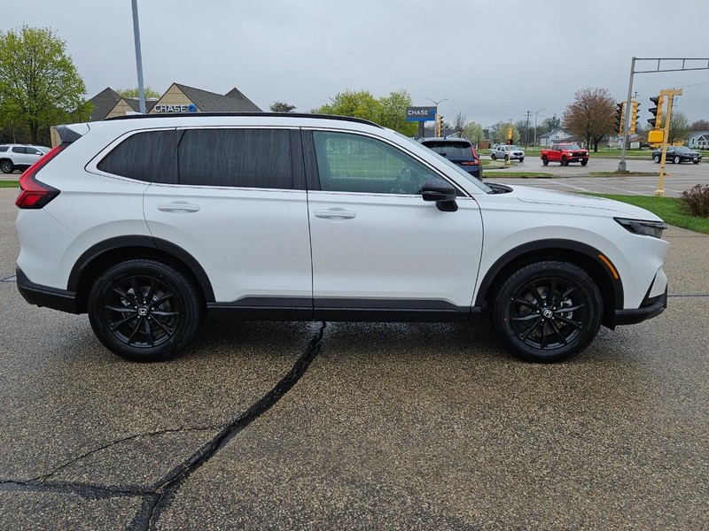 Honda CR-V Hybrid Vehicle Image 2