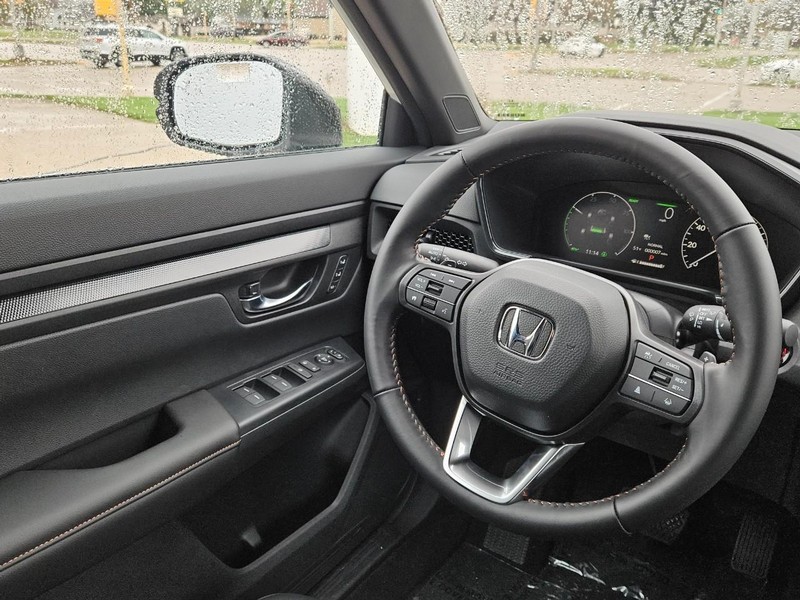 Honda CR-V Hybrid Vehicle Image 9