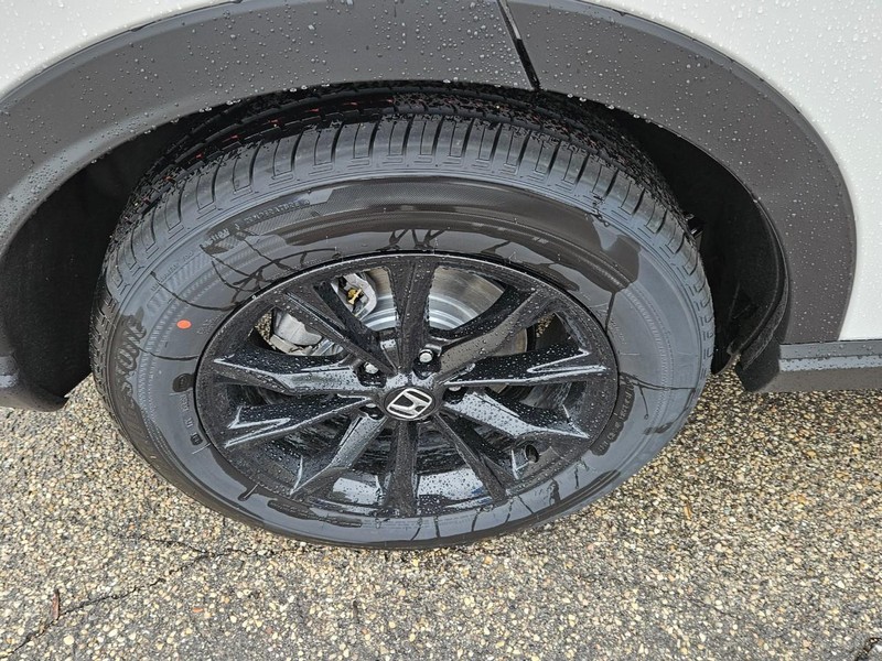Honda CR-V Hybrid Vehicle Image 4