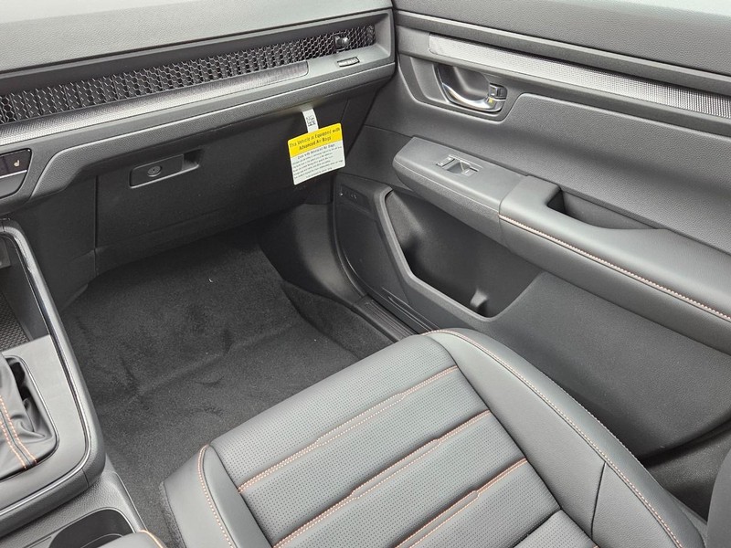 Honda CR-V Hybrid Vehicle Image 10