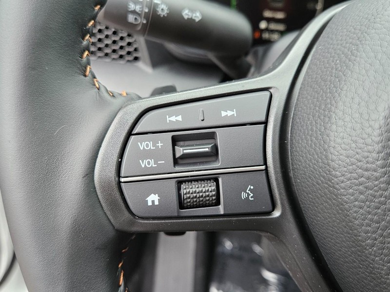 Honda CR-V Hybrid Vehicle Image 11