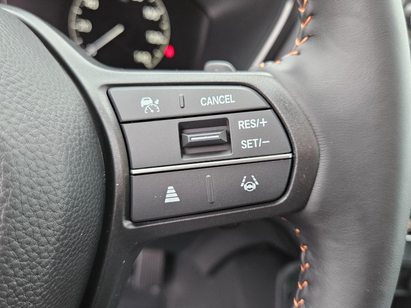 Honda CR-V Hybrid Vehicle Image 12