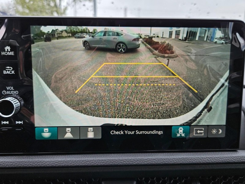 Honda CR-V Hybrid Vehicle Image 13