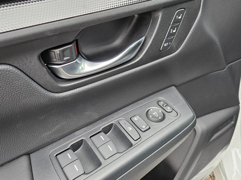 Honda CR-V Hybrid Vehicle Image 15