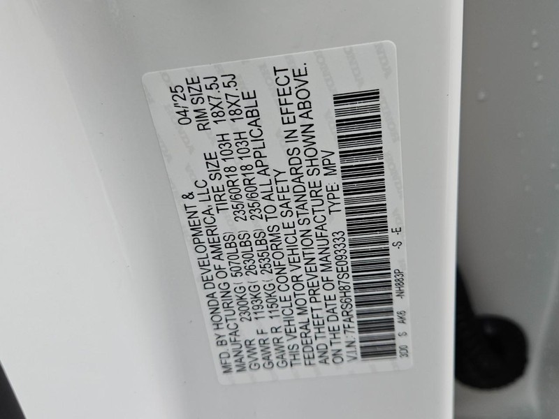 Honda CR-V Hybrid Vehicle Image 17
