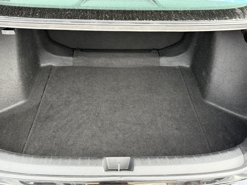 Honda Civic Sedan Vehicle Image 5