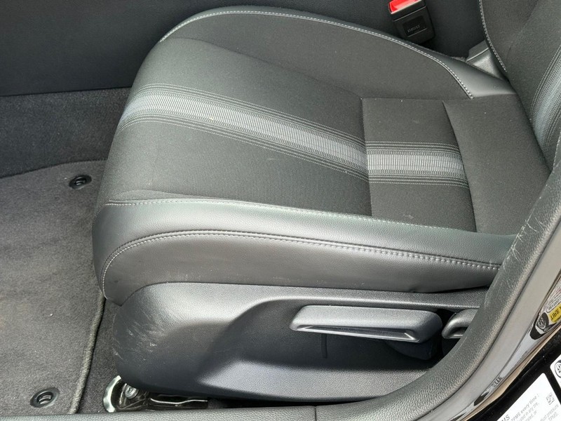 Honda Civic Sedan Vehicle Image 21