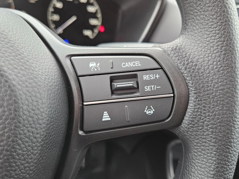 Honda CR-V Vehicle Image 12