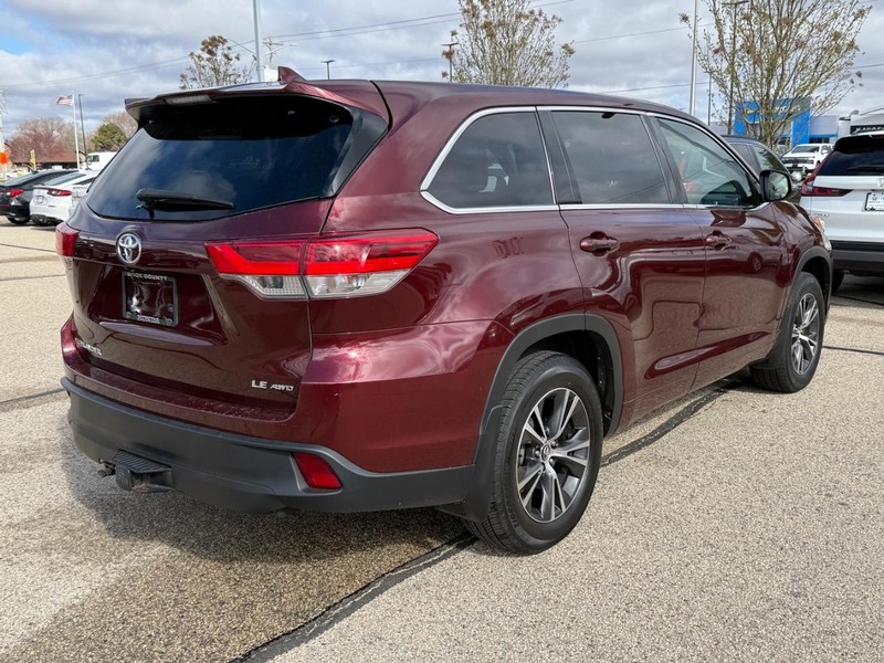 Toyota Highlander Vehicle Image 3