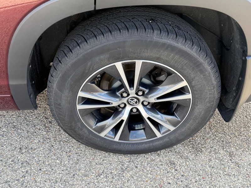 Toyota Highlander Vehicle Image 6