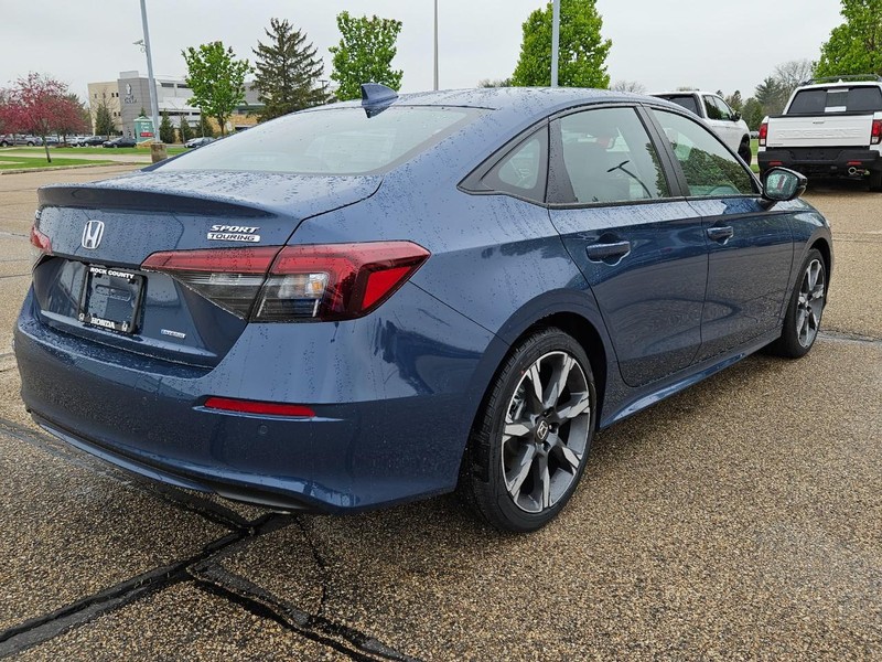 Honda Civic Sedan Hybrid Vehicle Image 3