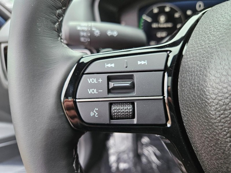 Honda Civic Sedan Hybrid Vehicle Image 11