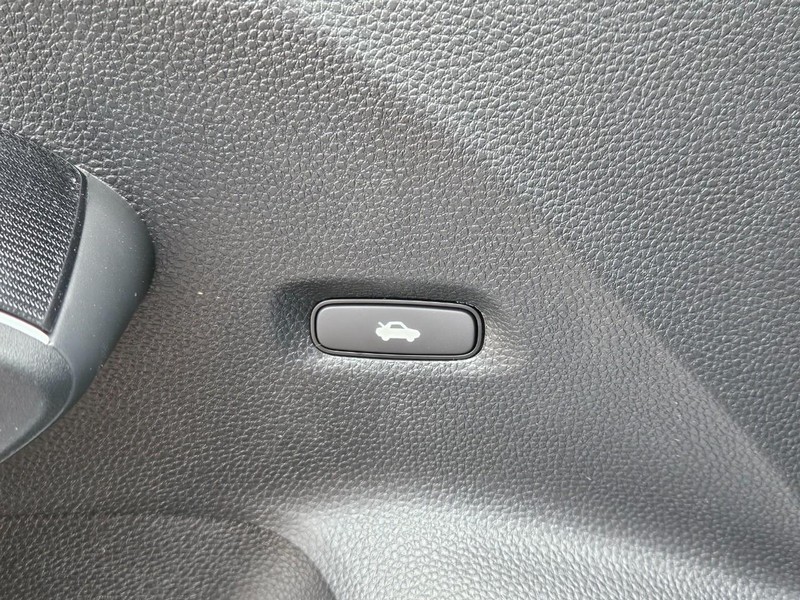 Honda Civic Sedan Hybrid Vehicle Image 15