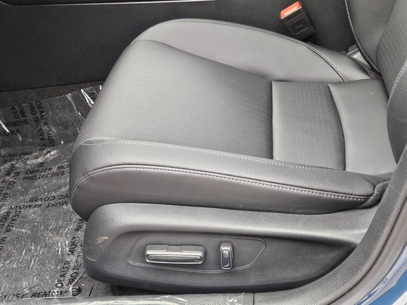 Honda Civic Sedan Hybrid Vehicle Image 17