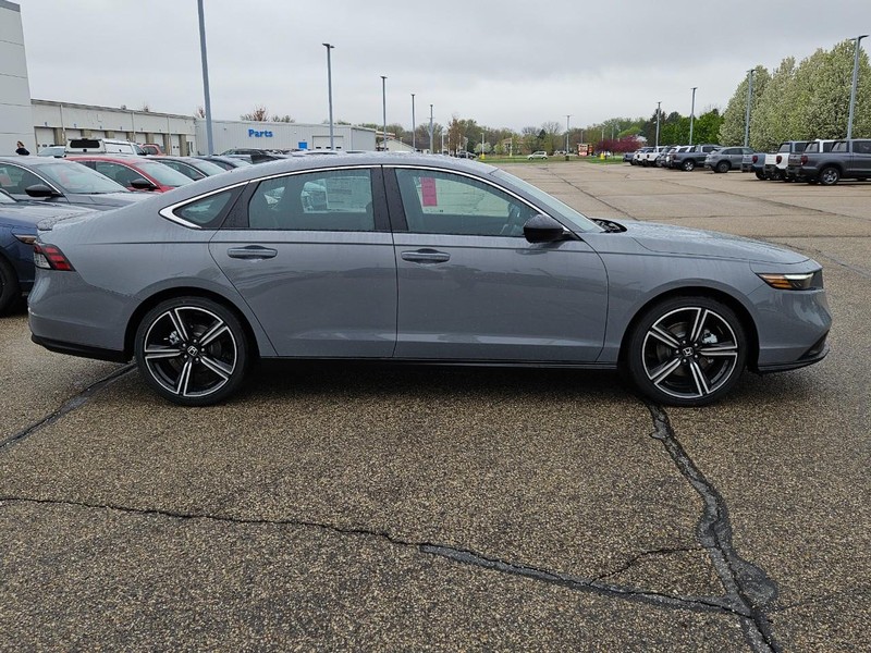 Honda Accord Hybrid Vehicle Image 2