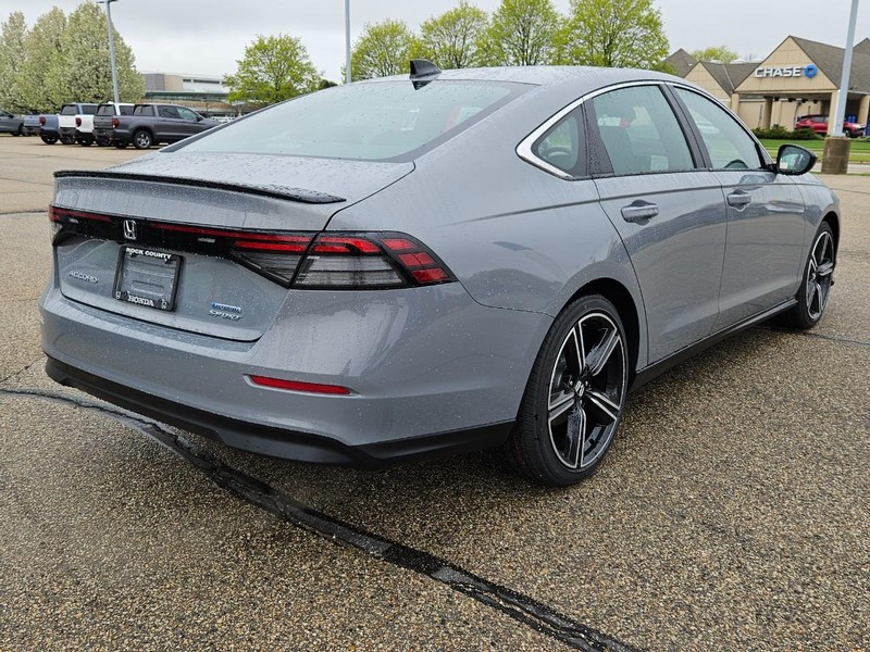 Honda Accord Hybrid Vehicle Image 3