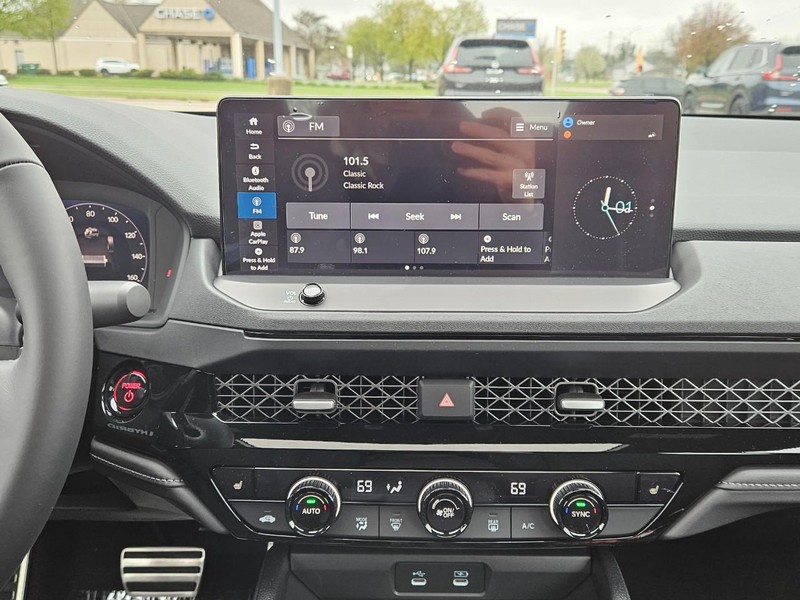 Honda Accord Hybrid Vehicle Image 7