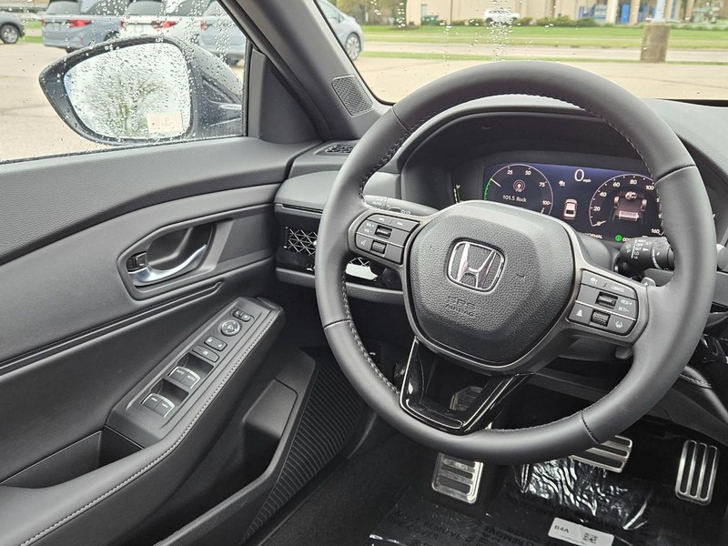 Honda Accord Hybrid Vehicle Image 9