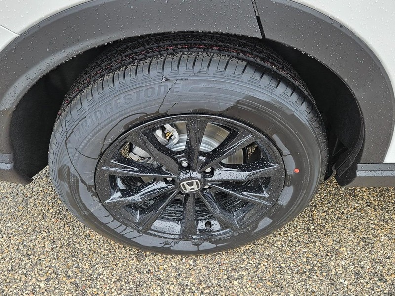 Honda CR-V Hybrid Vehicle Image 4