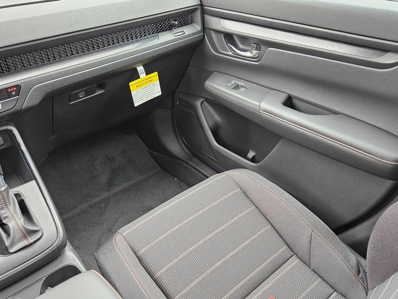 Honda CR-V Hybrid Vehicle Image 10
