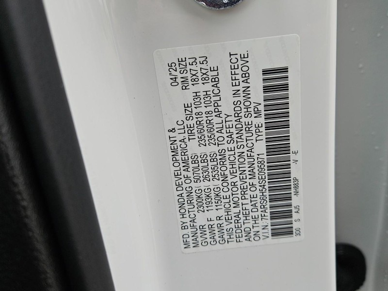 Honda CR-V Hybrid Vehicle Image 17