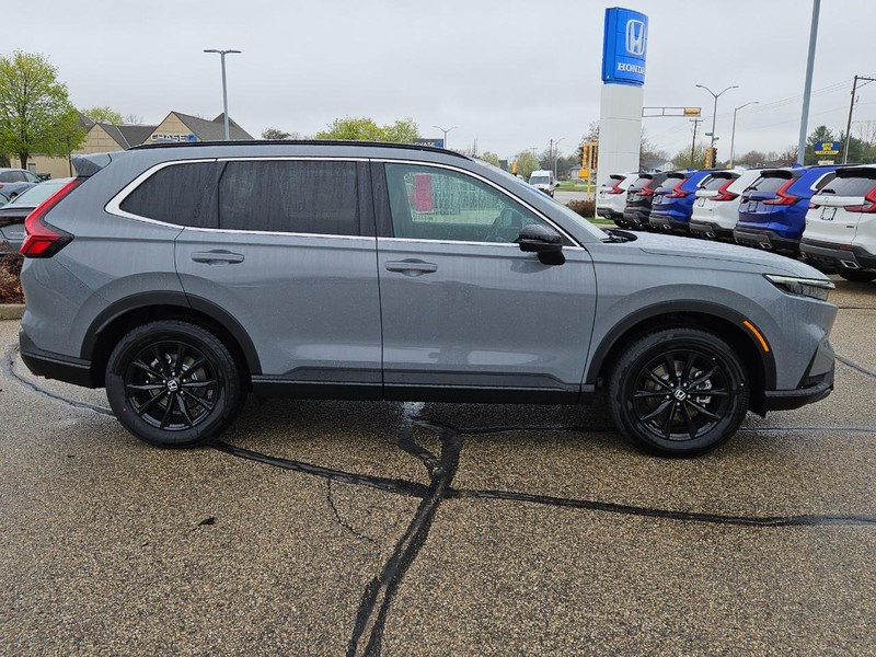 Honda CR-V Hybrid Vehicle Image 2