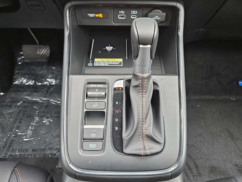 Honda CR-V Hybrid Vehicle Image 8