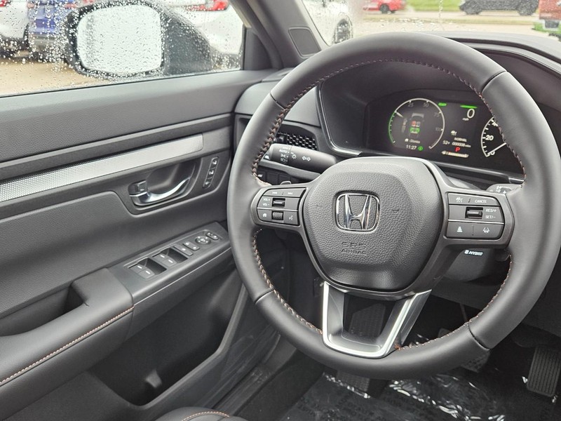 Honda CR-V Hybrid Vehicle Image 9