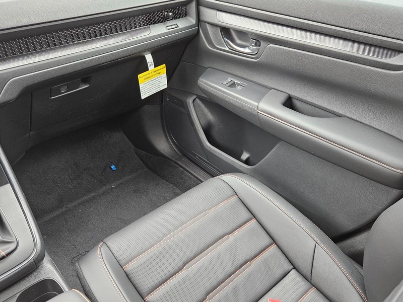 Honda CR-V Hybrid Vehicle Image 10