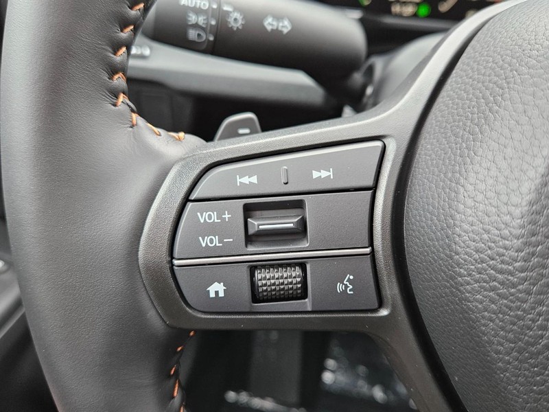 Honda CR-V Hybrid Vehicle Image 12