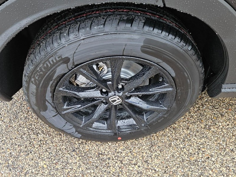 Honda CR-V Hybrid Vehicle Image 4