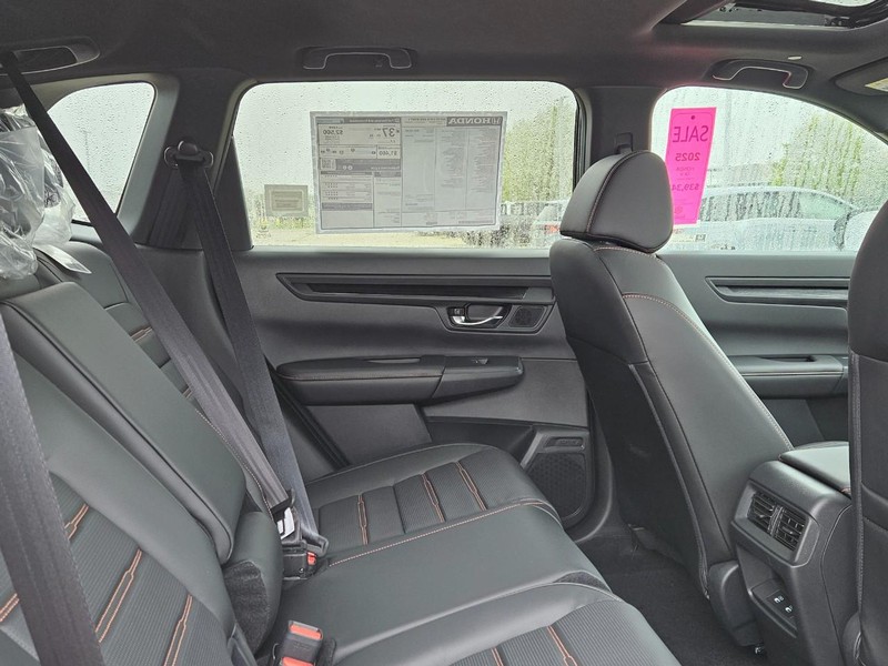 Honda CR-V Hybrid Vehicle Image 5