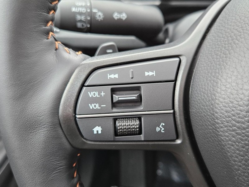 Honda CR-V Hybrid Vehicle Image 11