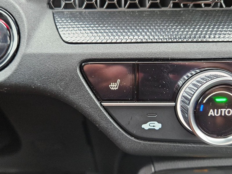 Honda CR-V Hybrid Vehicle Image 14