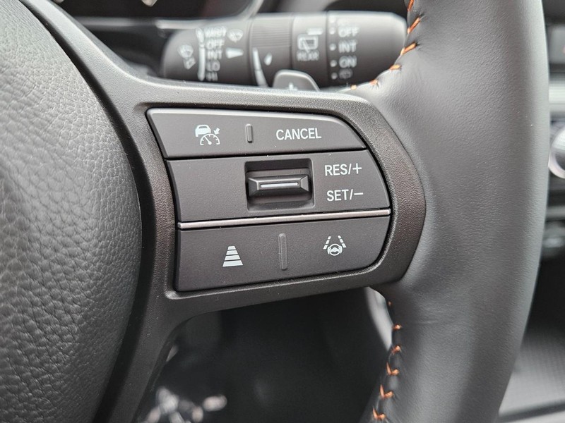 Honda CR-V Hybrid Vehicle Image 13