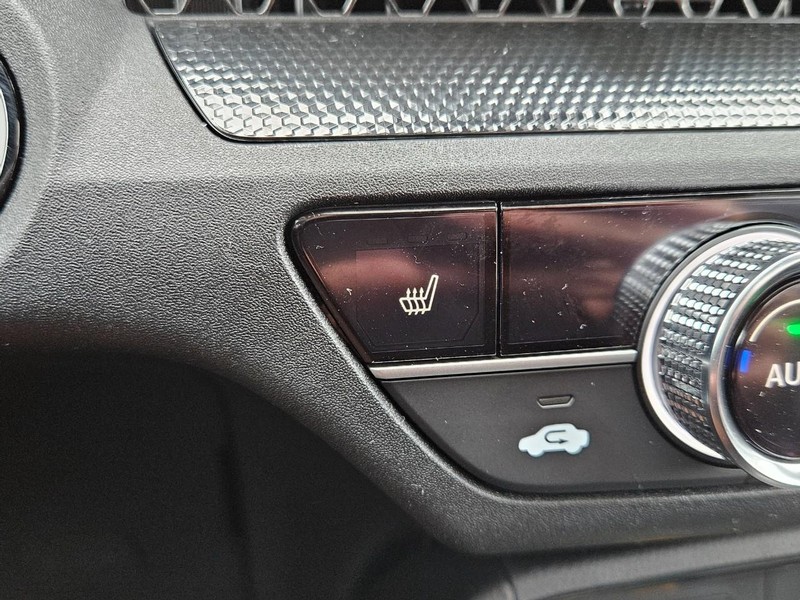 Honda CR-V Hybrid Vehicle Image 15
