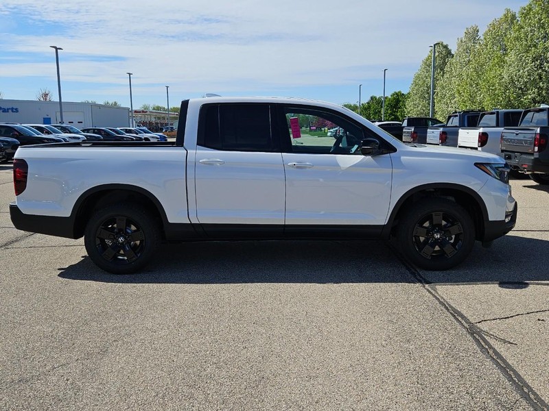 Honda Ridgeline Vehicle Image 2