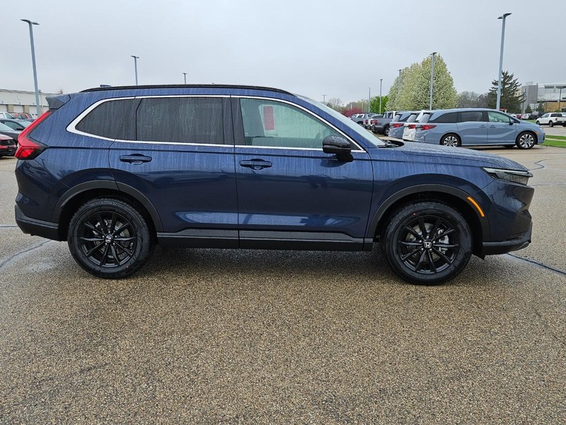 Honda CR-V Hybrid Vehicle Image 2