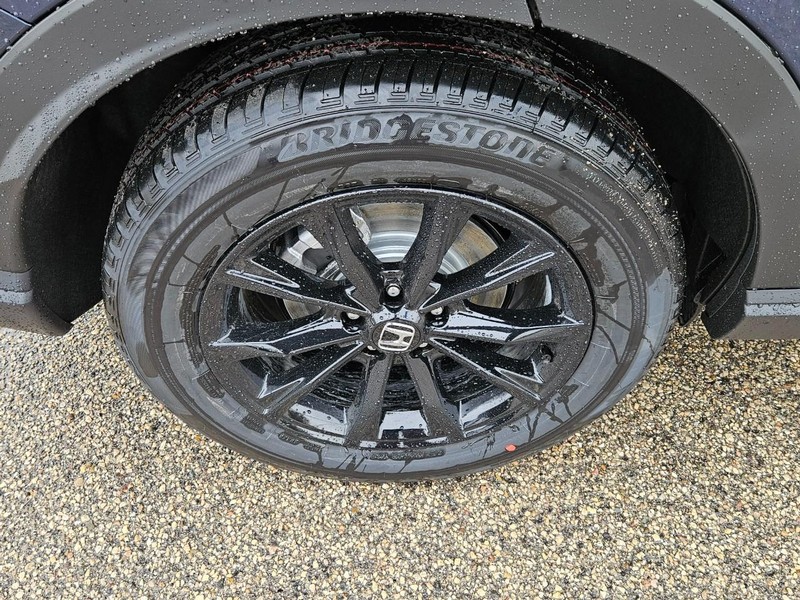 Honda CR-V Hybrid Vehicle Image 4