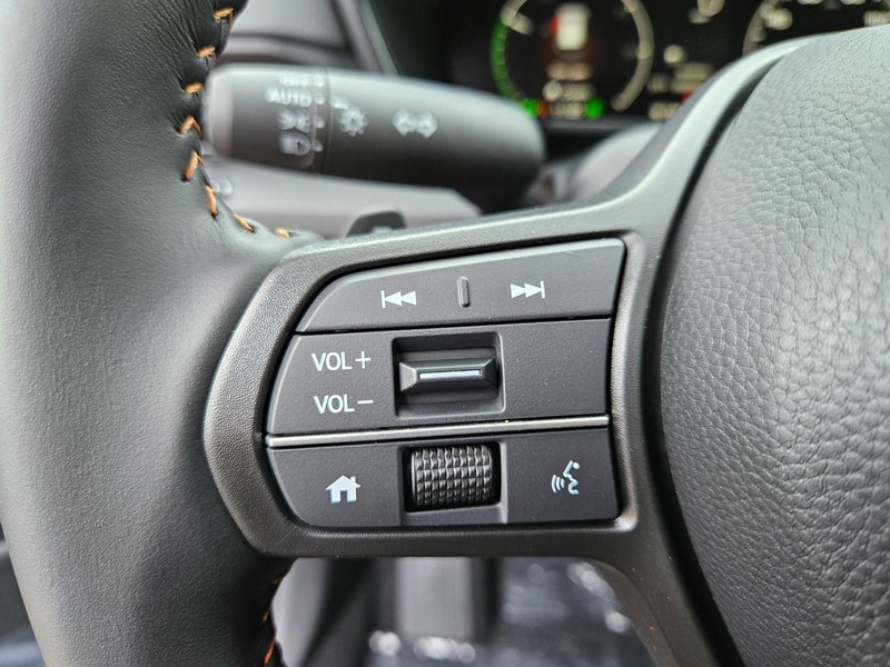 Honda CR-V Hybrid Vehicle Image 11
