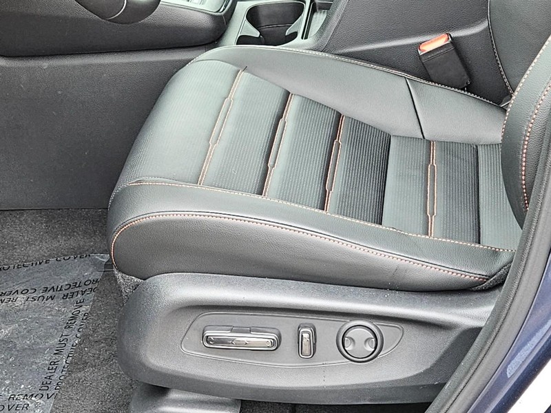 Honda CR-V Hybrid Vehicle Image 16
