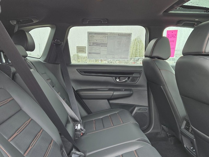 Honda CR-V Hybrid Vehicle Image 21