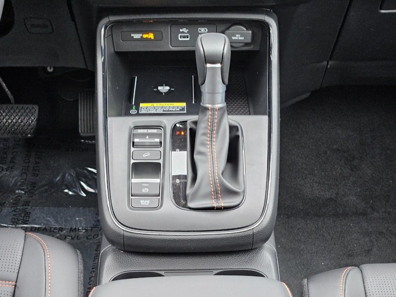 Honda CR-V Hybrid Vehicle Image 24