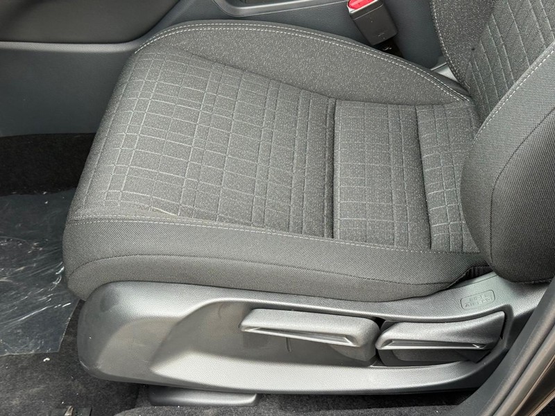 Honda HR-V Vehicle Image 16