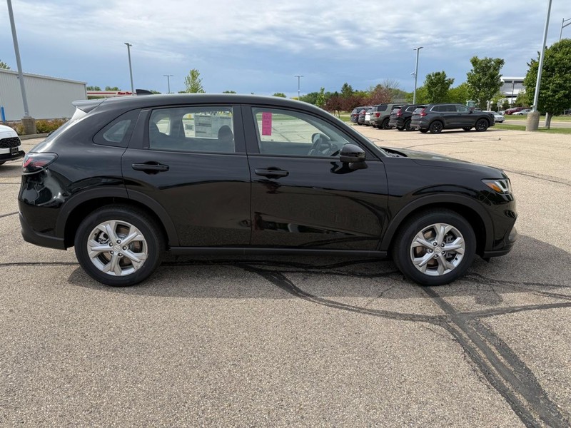 Honda HR-V Vehicle Image 2